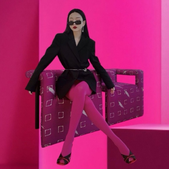 HUE Accessories - NWT Hue Berry Opaque Tights Size 2